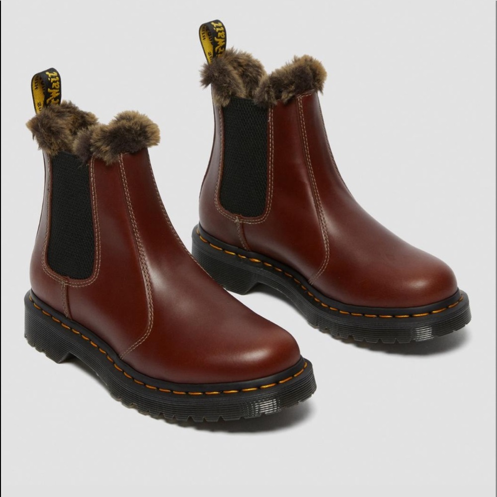 Dr. Martens 2976 Leonore Abruzzo Faux Fur Lined Chelsea Boots